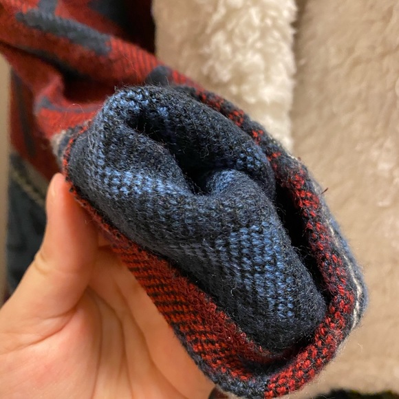 Hollister Sherpa lined cardigan! - Picture 2 of 5